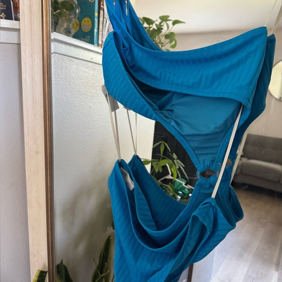 NWT Aerie Wide Rib Cut Out One Shoulder Ring One Piece Swimsuit - Picture 2 of 7